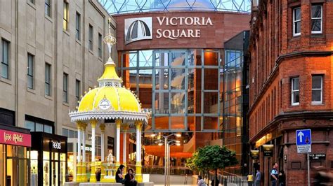 victoria square belfast opening times.